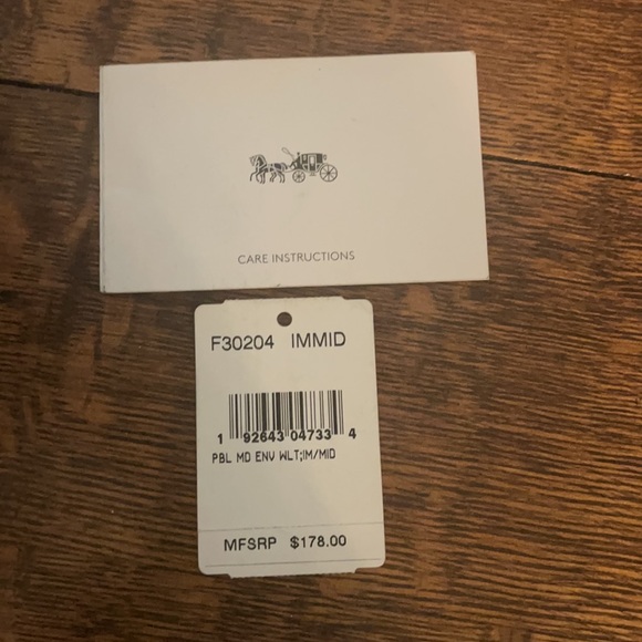 Brand new coach wallet - Picture 3 of 4